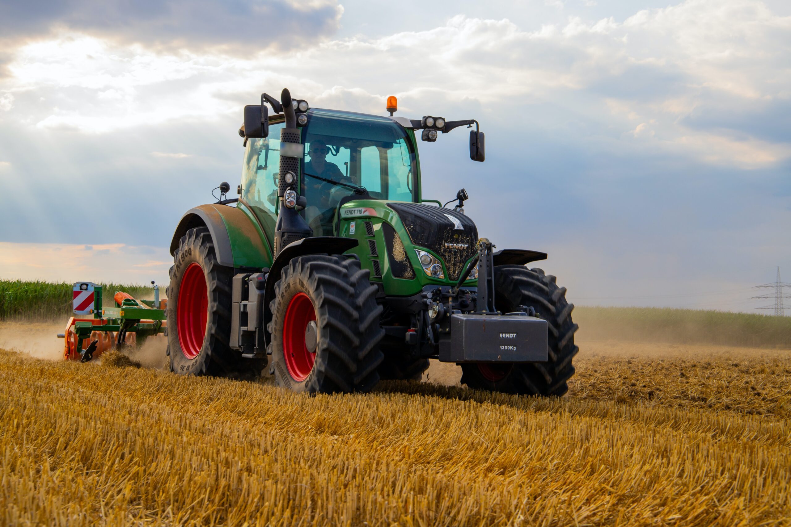 Vendas de máquinas agrícolas despencam no Brasil