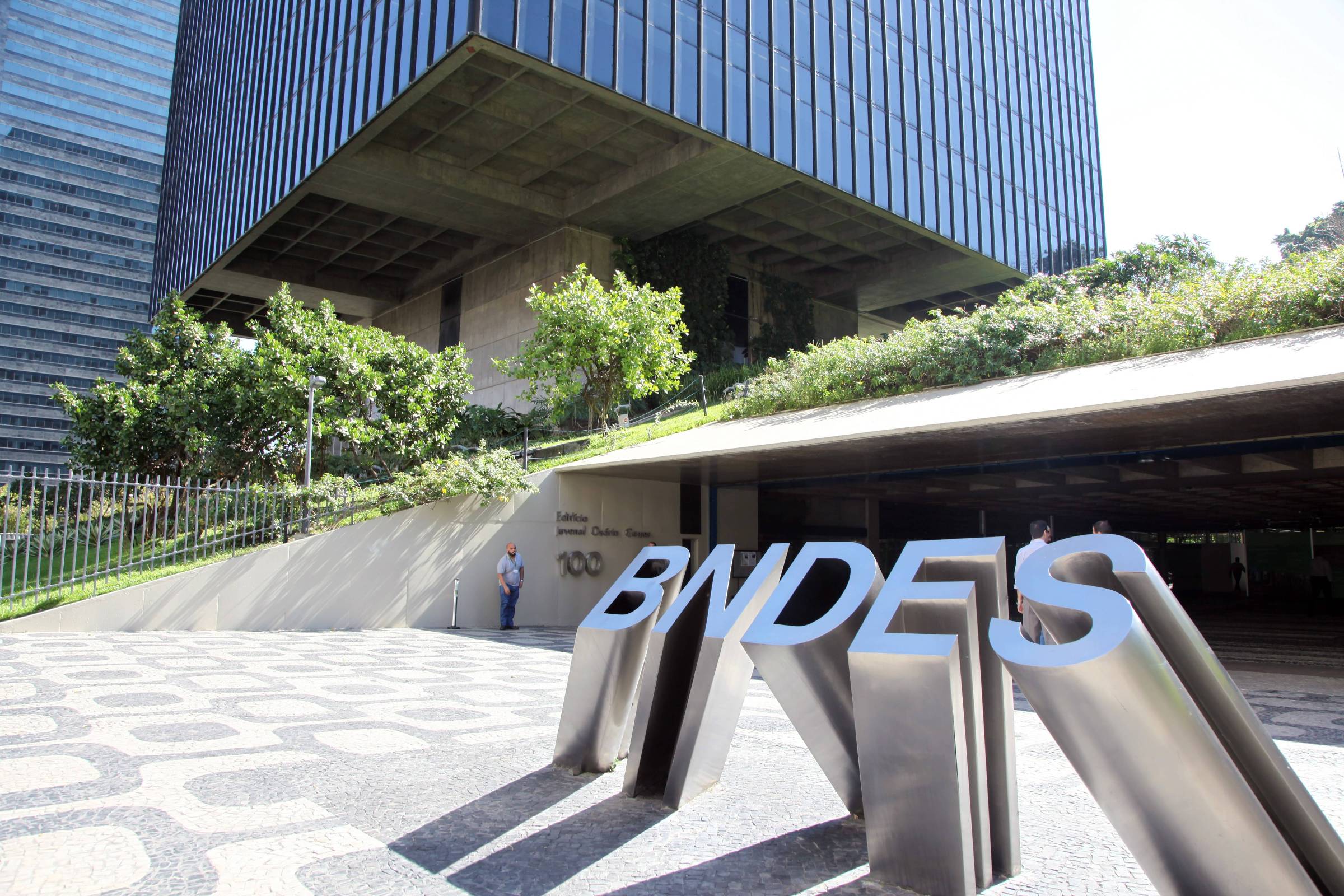 BNDES amplia vedação ao crédito rural contra ilegalidades ambientais